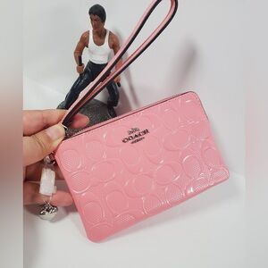 Coach  Corner Zip Wristlet In Signature Leather With Heart Charm  NWT